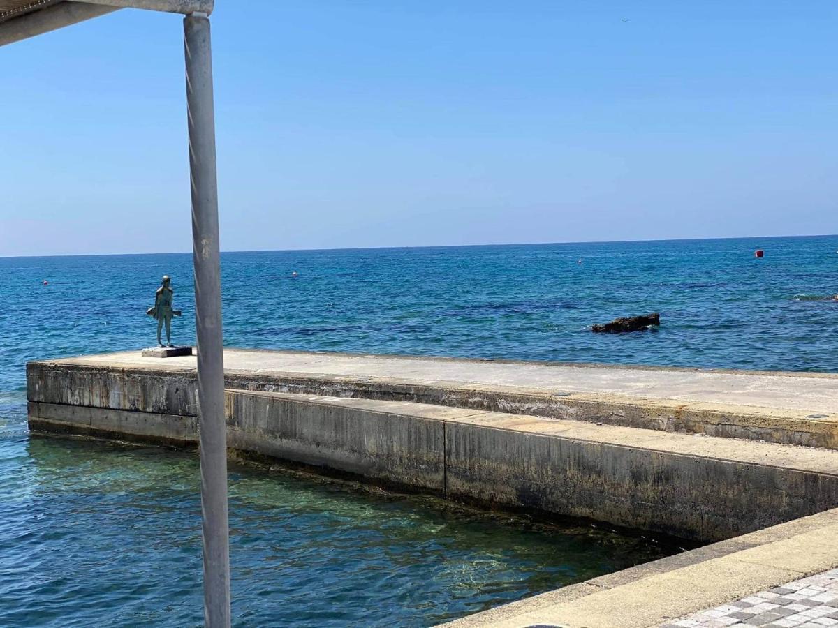 Beachside Apartment In Kato Paphos Lighthouse 81 외부 사진