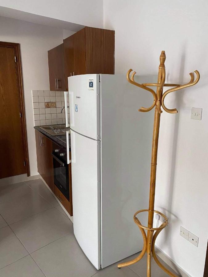 Beachside Apartment In Kato Paphos Lighthouse 81 외부 사진